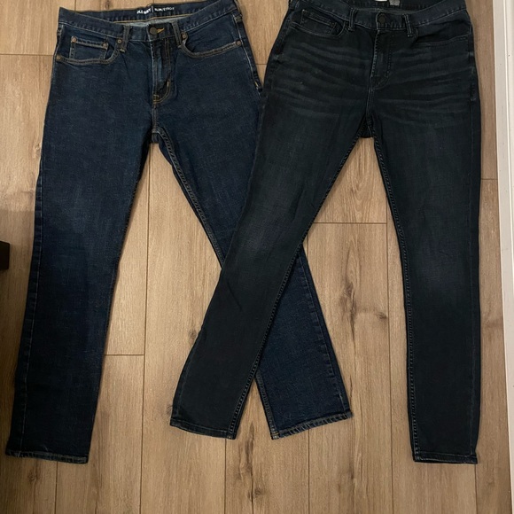 Men’s Old navy slim (left photo) and super skinny (right photo). Dark rinse. - Picture 1 of 3